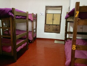 واي فاي مجانًا وملاءات أسرّة