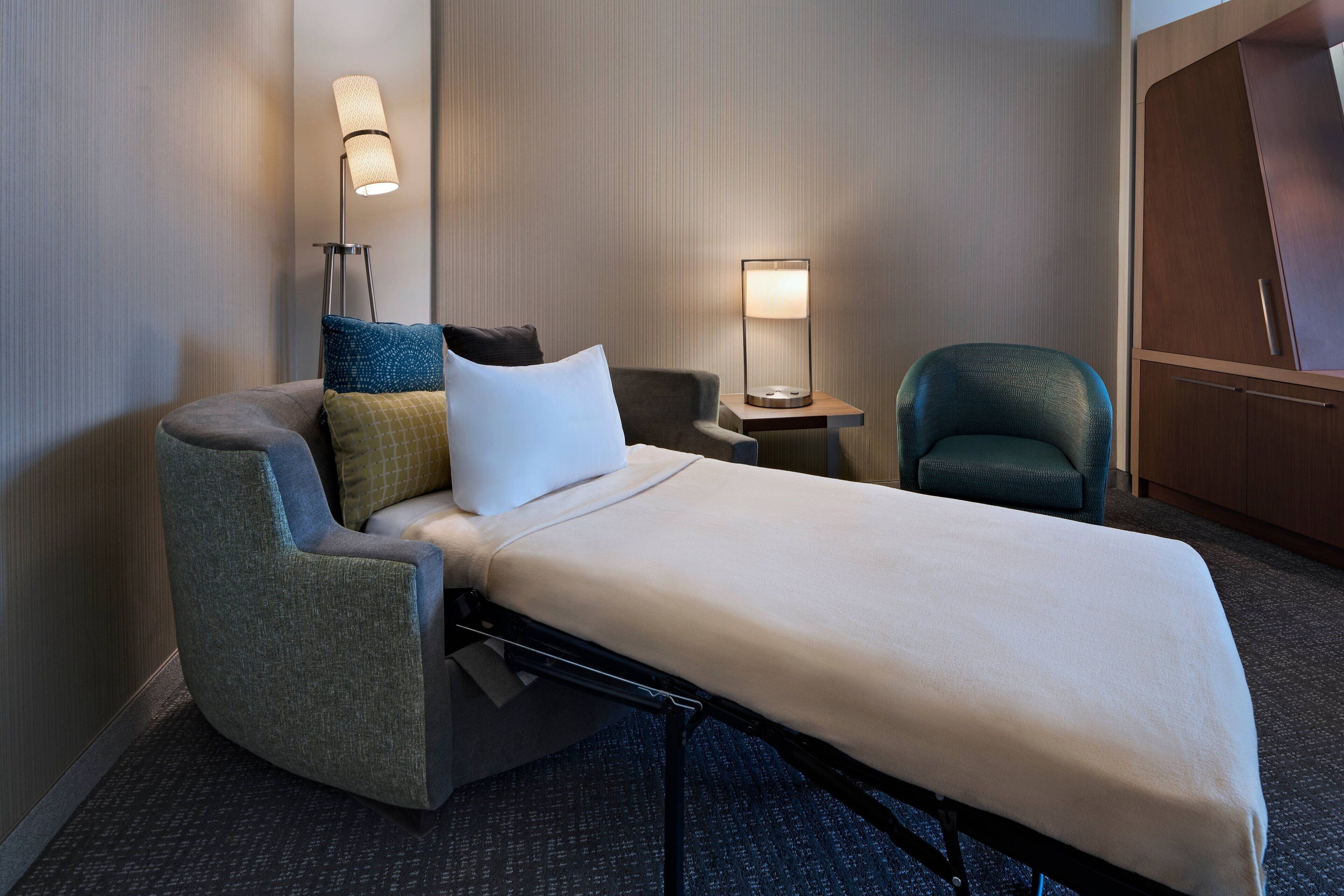 room, 1 king bed, non smoking | 1 bedroom, desk, laptop workspace, iron/ironing board