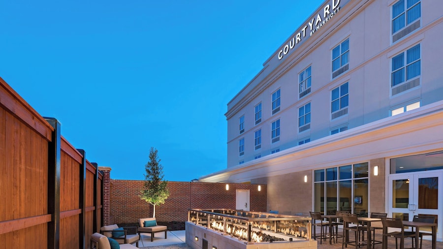 Courtyard by Marriott Jackson Madison