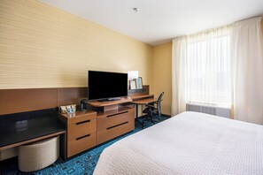 Desk, blackout drapes, iron/ironing board, free cribs/infant beds - Fairfield Inn & Suites by Marriott Chickasha (Chickasha)