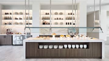 Refrigerador y cafetera y tetera