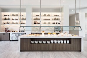 Fridge, coffee/tea maker