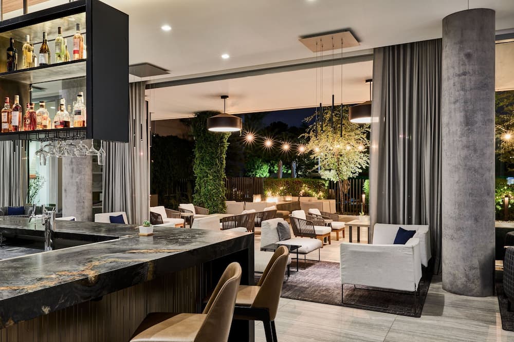 AC Hotel by Marriott Phoenix Biltmore