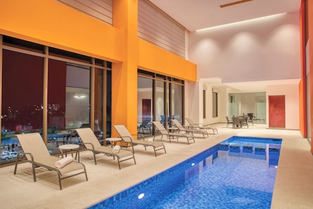 Una piscina techada