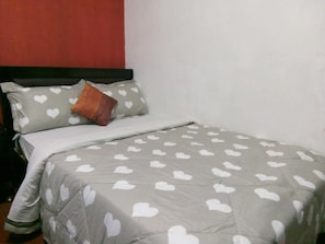 3 habitaciones, tabla de planchar con plancha y wifi gratis 