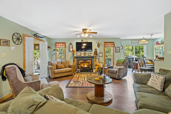 تلفزيون ذكي، مدفأة، ألعاب فيديو، ستيريو