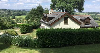 18th century stone cottage in the beautiful Usk valley