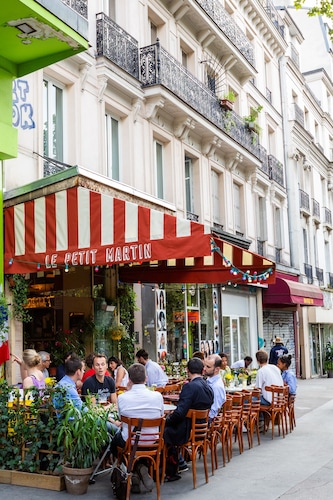 Charmant 2 chambres 2 salles de bain appartement par Le Marais (Veeve)