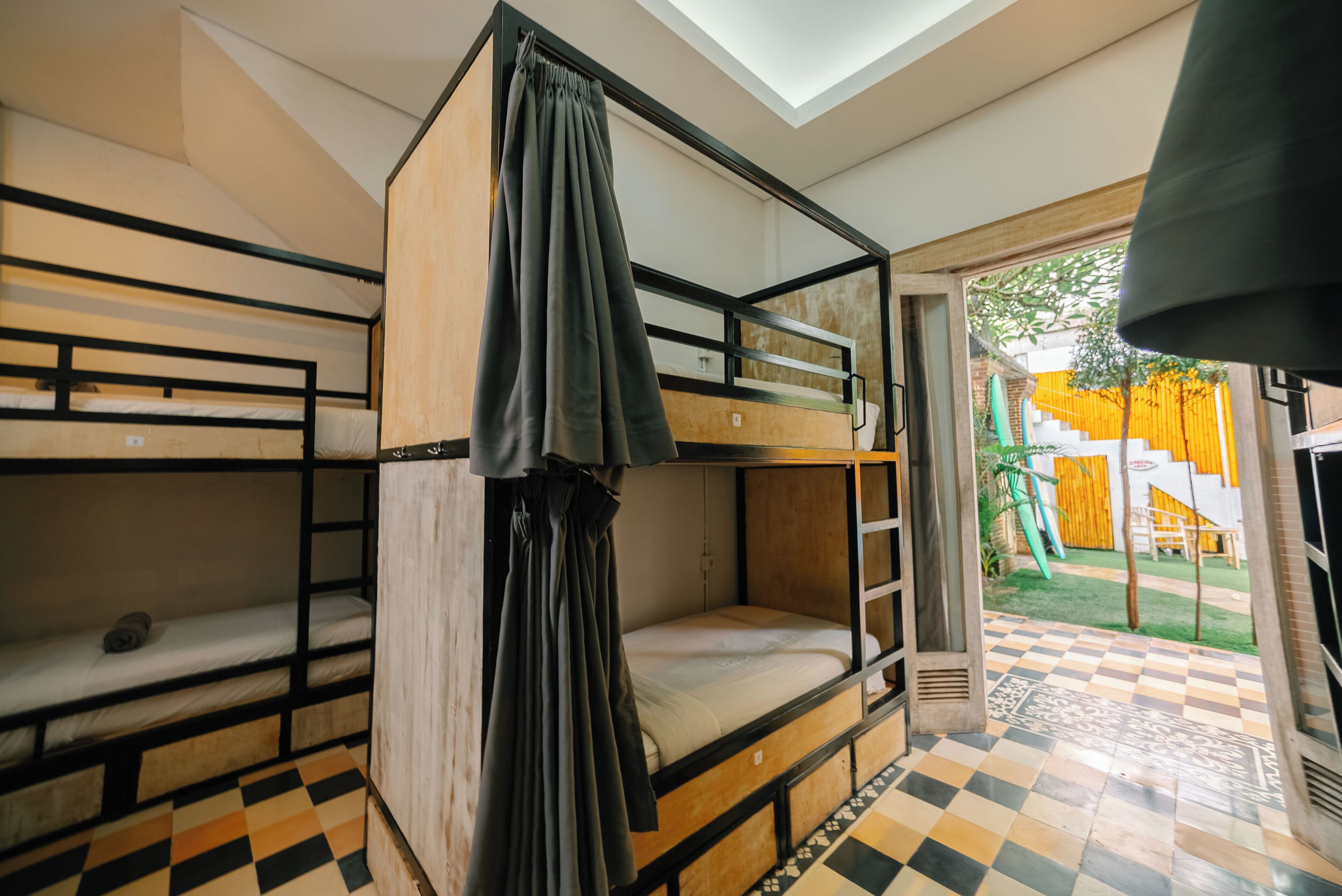 Caja de seguridad en la habitación, cortinas blackout y wifi gratis 