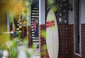 Hallway - Mojosurf Camp Canggu - Hostel (Canggu)