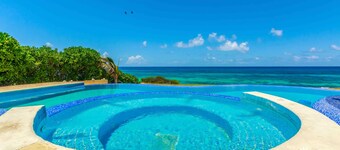 Ocean Front 4 BR w/ Pool & Outdoor Space