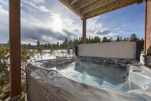 Outdoor spa tub - Mountain Views w/ Hot Tub (Tabernash)