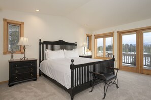 4 bedrooms, iron/ironing board, travel crib, free WiFi