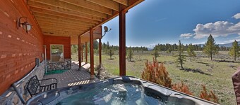 Mountain Views w/ Hot Tub