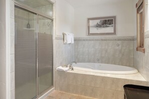 Combined shower/bathtub, hair dryer, towels - Mountain Views w/ Hot Tub (Tabernash)