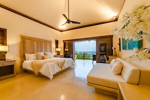 4 bedrooms, desk, iron/ironing board, WiFi