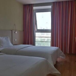 Room - 7 Days Inn (Qingdao)