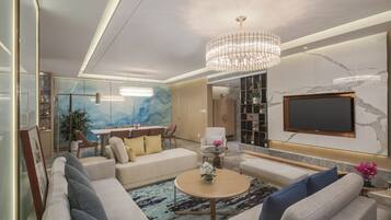 Suite, 1 King Bed | In-room safe, desk, soundproofing, iron/ironing board