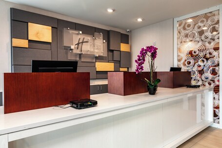 Holiday Inn Express Suites Orlando Lake Buena Vista, an IHG Hotel - Image 2