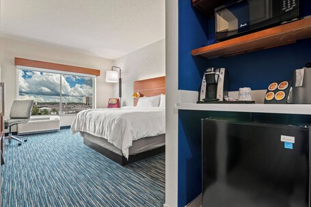 Holiday Inn Express Suites Orlando Lake Buena Vista, an IHG Hotel - Image 14