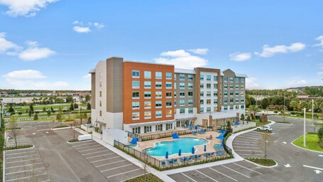 Holiday Inn Express Suites Orlando Lake Buena Vista, an IHG Hotel - Image 3