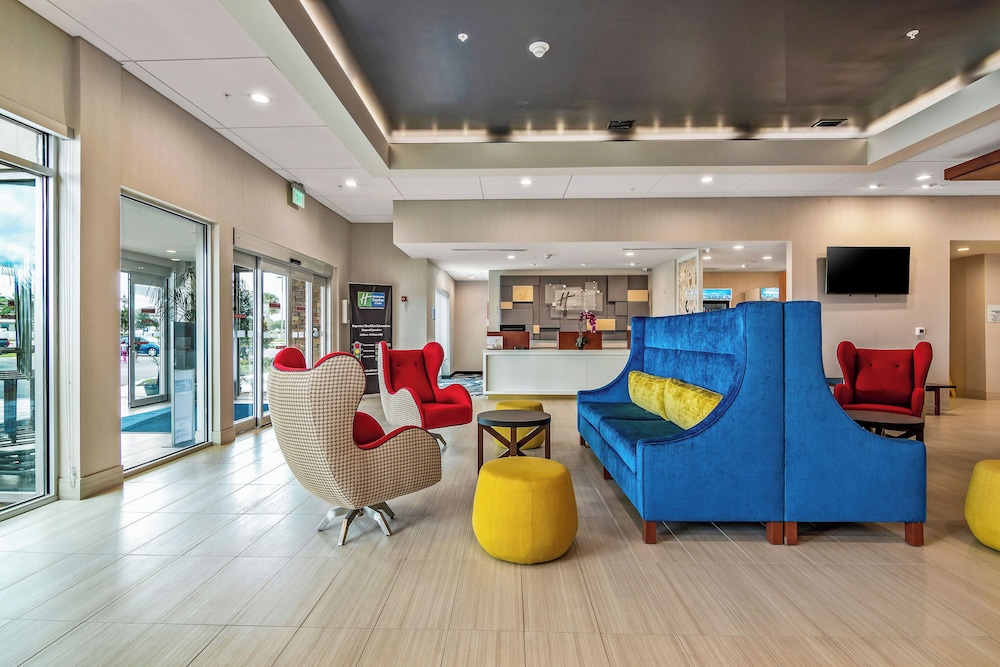 Holiday Inn Express & Suites Orlando - Lake Buena Vista by IHG by null
