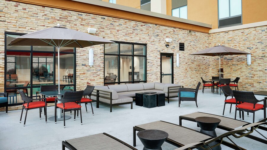 Hampton Inn & Suites Chicago Waukegan