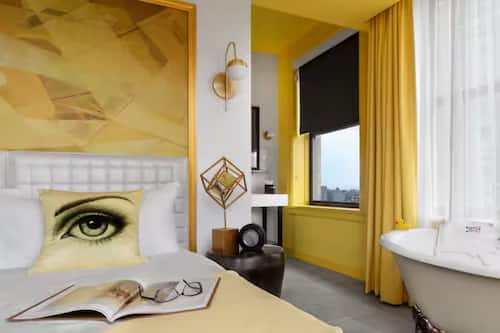 Room, 1 King Bed, Bathtub, Corner