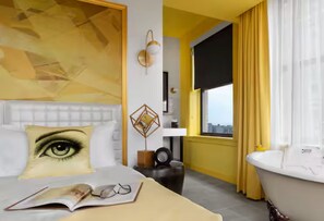 Room, 1 King Bed, Bathtub, Corner | Egyptian cotton sheets, premium bedding, down comforters, pillowtop beds - Angad Arts Hotel St. Louis, Tapestry Collection by Hilton (St. Louis)