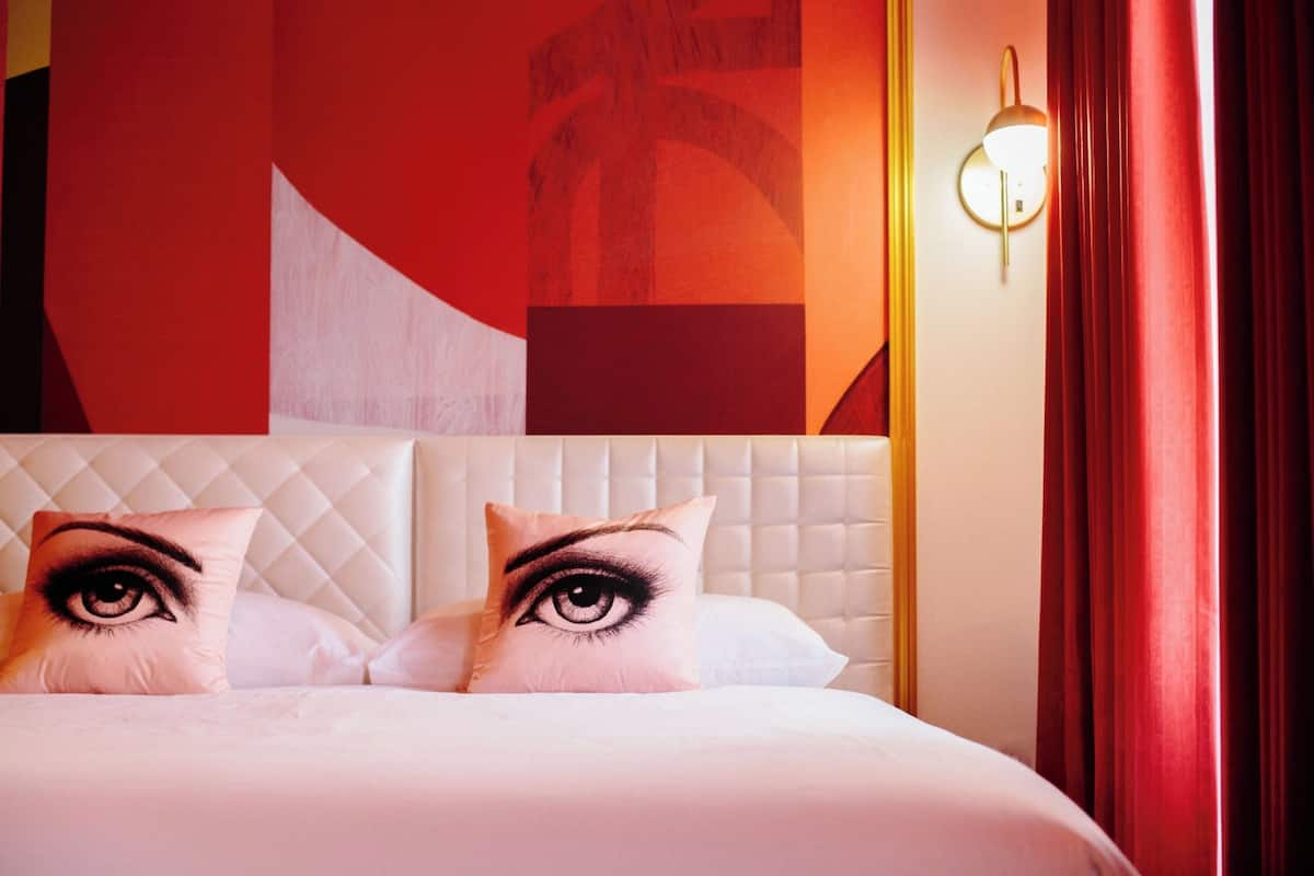 Egyptian cotton sheets, premium bedding, down comforters, pillowtop beds