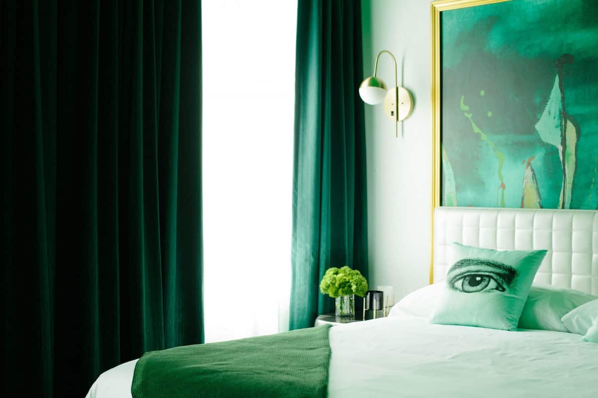 Egyptian cotton sheets, premium bedding, down comforters, pillowtop beds