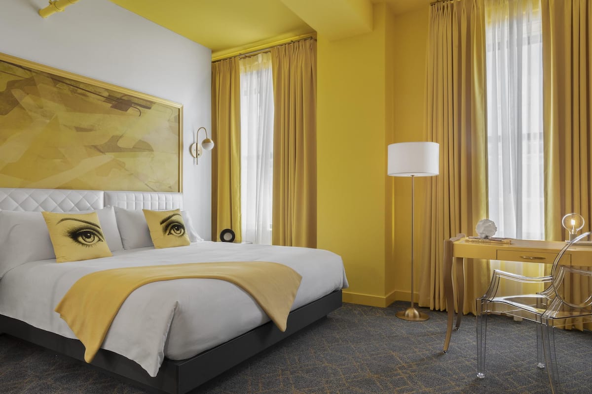 Egyptian cotton sheets, premium bedding, down comforters, pillowtop beds