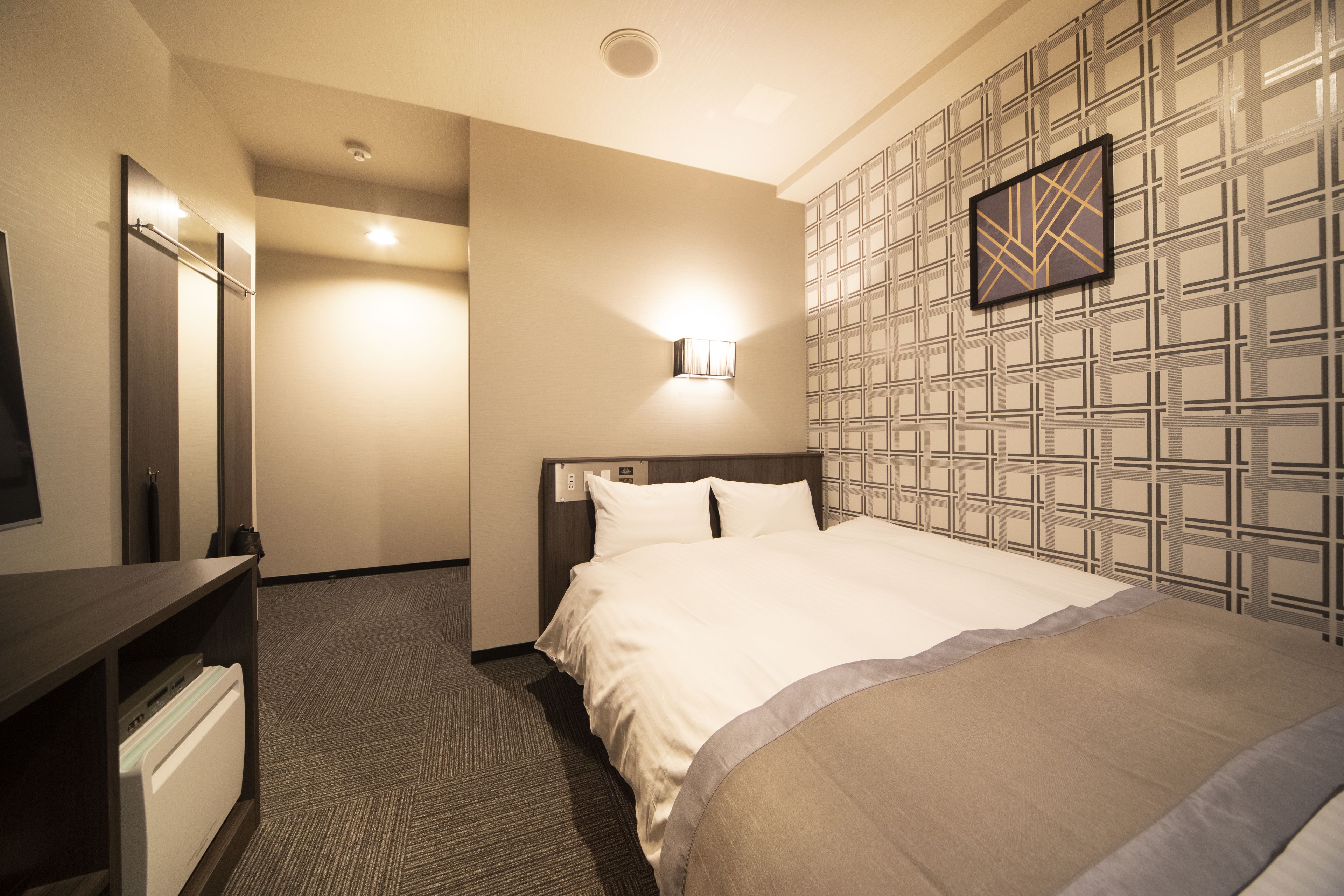 premium bedding, in-room safe, desk, blackout curtains