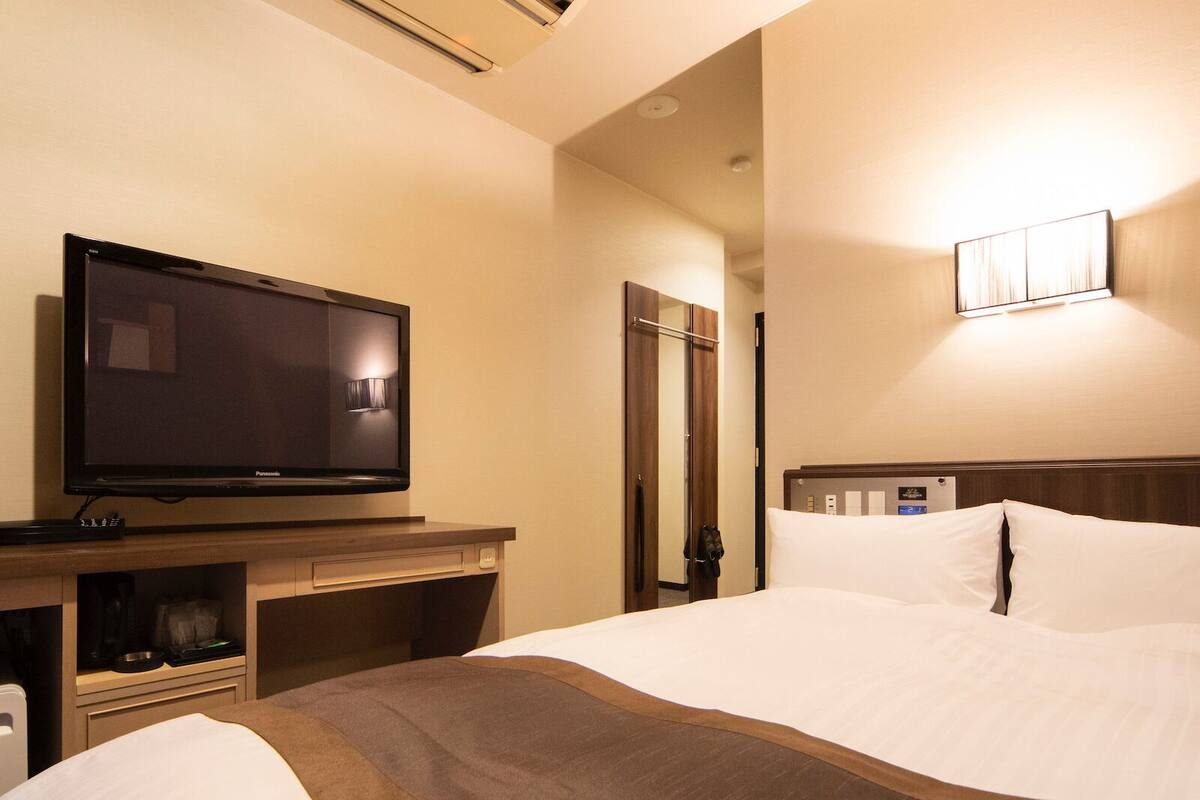 Literie de qualité supérieure, coffres-forts dans les chambres, bureau