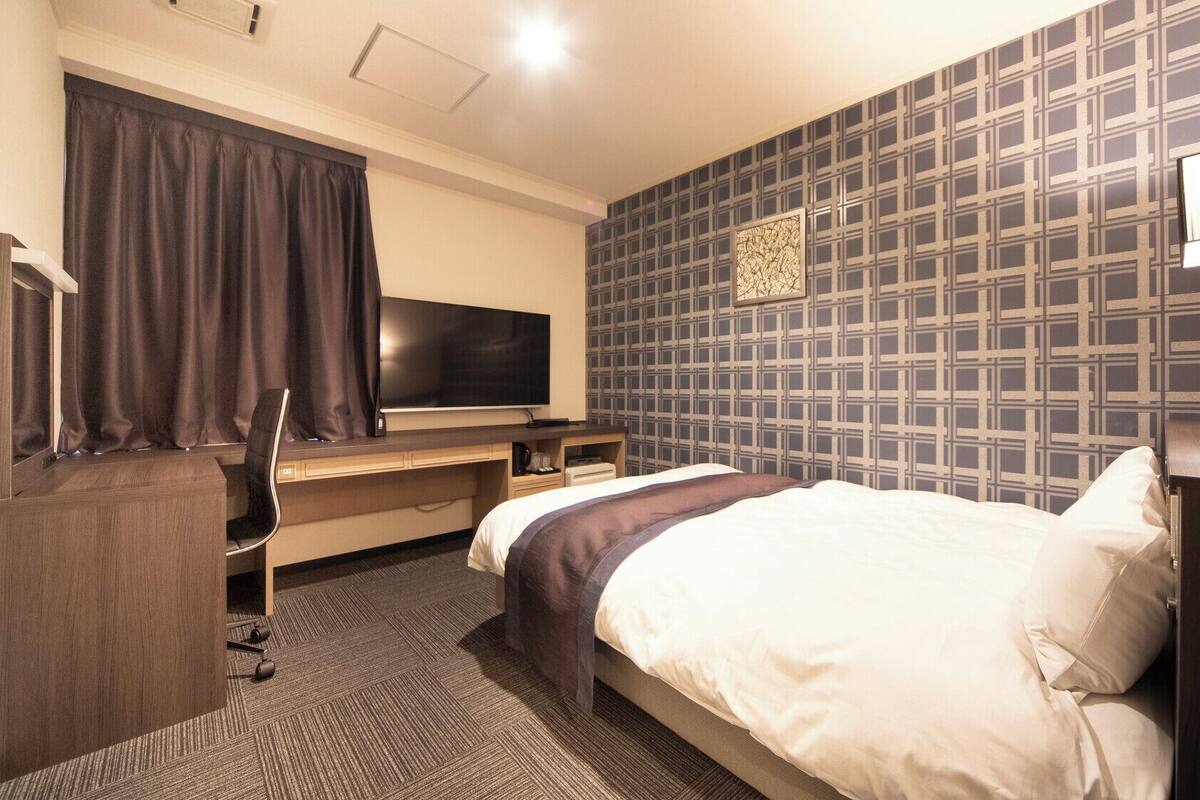 Literie de qualité supérieure, coffres-forts dans les chambres, bureau