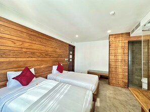 Senior Deluxe Room, City View