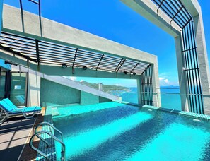 Outdoor pool, pool loungers