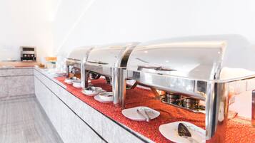 Spécialités Cuisine locale et internationale