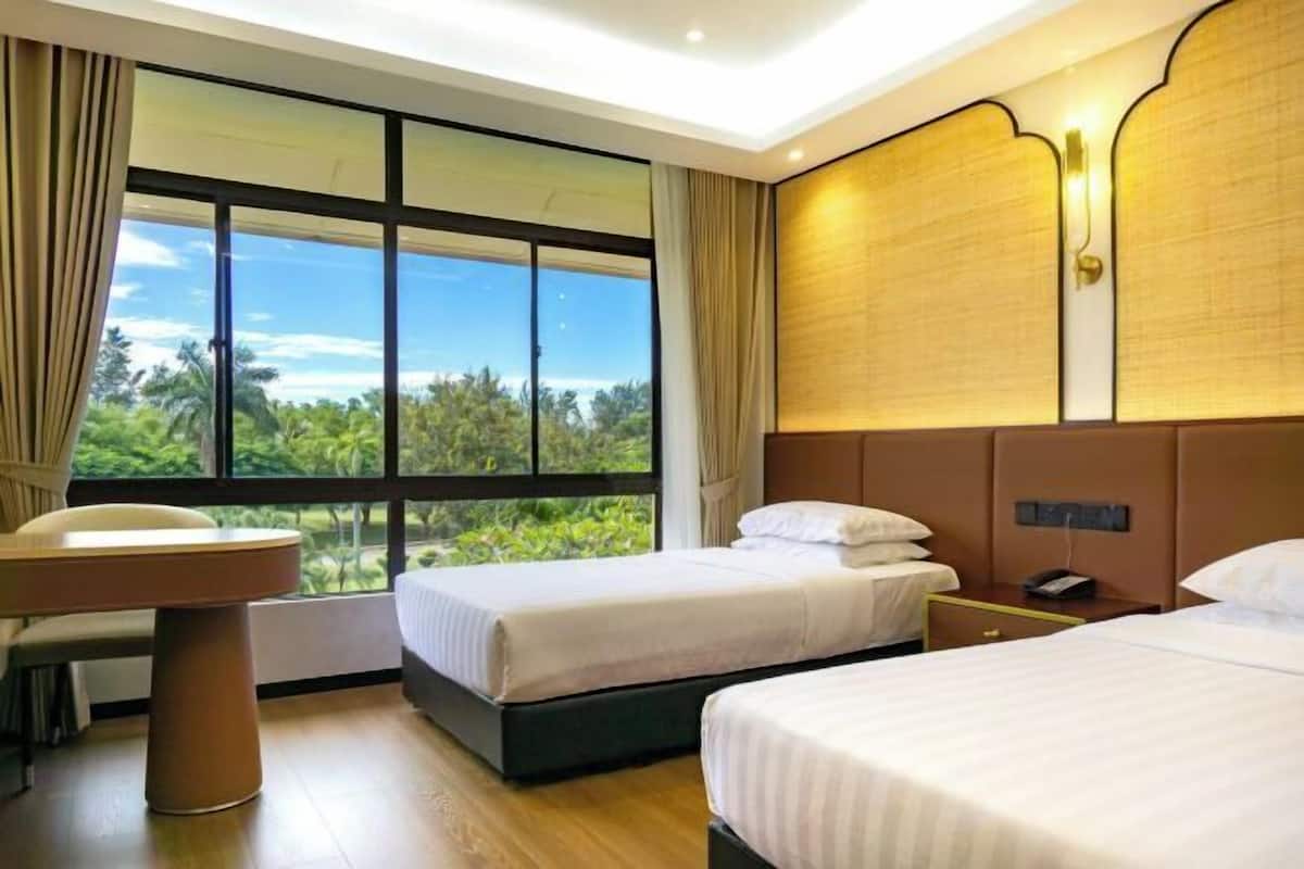 Premium bedding, desk, blackout curtains, soundproofing