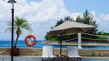 Outdoor pool, pool loungers