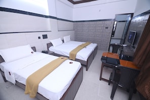 Standard Double Room, 1 King Bed, Non Smoking | In-room safe, desk, free WiFi