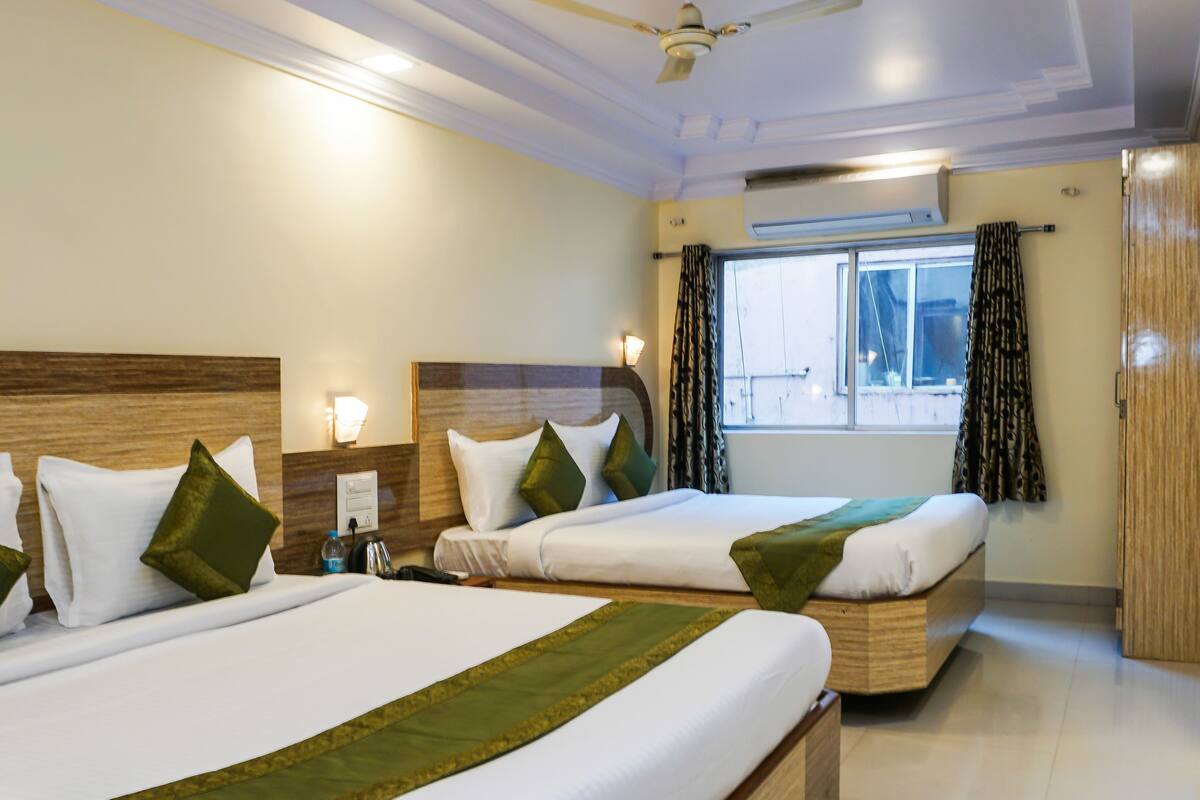 Premium Room | Iron/ironing board, rollaway beds (surcharge), WiFi (free), bed sheets
