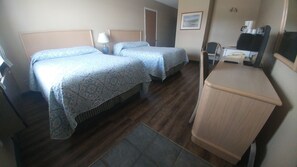 Double Room, 2 Double Beds, Non Smoking - Vulcan Country Inn (Vulcan)