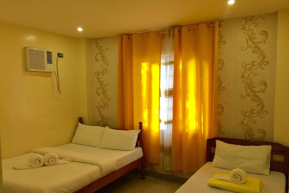 Basic Triple Room | Bed sheets
