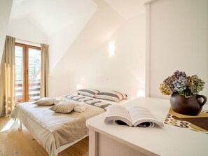 1 bedroom, travel cot, free WiFi