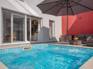 Pool - Wonderful private villa for 16 people with private pool, WIFI, A/C, hot tub, TV and terrace (Rijeka)