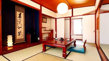 Basic Room | In-room safe, free WiFi, bed sheets