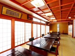Nhà hàng
