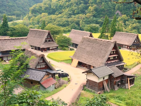 Land view from property. Gokayama Ryokan Yoshinoya