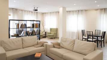 Coin salon dans le hall